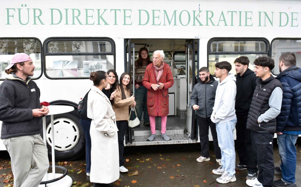 SchülerInnen diskutieren mit uns über Demokratie
